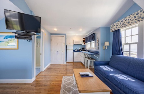 Falmouth Hotel | Beachside Village Resort