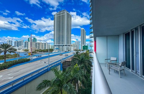 Hallandale Beach Apartment | Beachwalk 1BR Escape