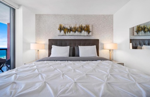 Hallandale Beach Apartment | BeachWalk Resort - VIP TOWER - OCEANVIEW UNIT 3 BEDROOM & 3 BATHROOM - 25 min to FIFA!