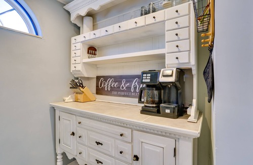Beacon Apartment | Beacon Apt w/Patio + Grill; Walk to Main St!