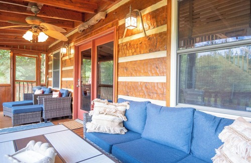 Grassy Creek Cabin | Bear Haven | Overlooks a Bass-Stocked Pond | Pool Table & Card Table