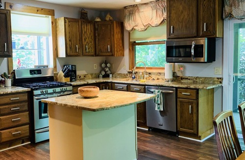 Brevard House | Bear's Rest, LONG RANGE MNT VIEWS! BIG COMFY DECK