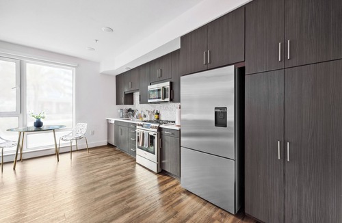 Marina del Rey Apartment | Beautiful 1-bedroom apartment in charming MdR with pool and free parking