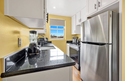 South Beach Condo | Beautiful 1 bedroom apartment with POOL in the heart of SOUTH BEACH!