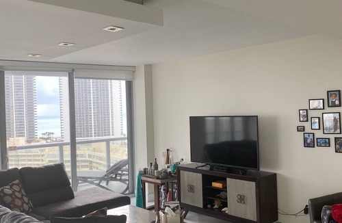 Hallandale Beach Condo | Beautiful 2 bedroom condo w/ocean views