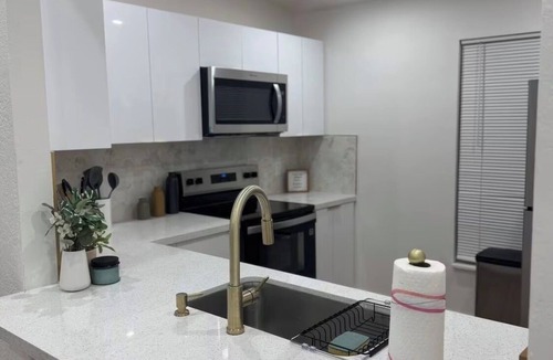 Miami Gardens House | Beautiful 2-bedroom home-Miami Gardens Walking Distance Frm HardRock Stadium