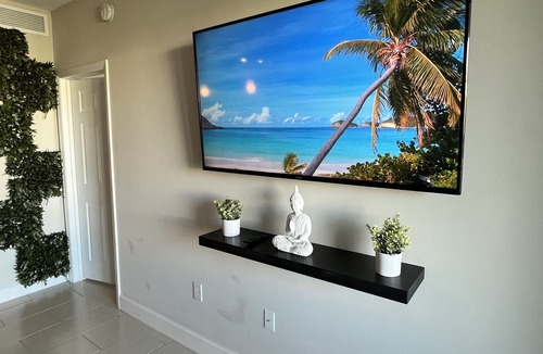 Miramar Apartment | Beautiful 2 bedroom apartment w/ great amenities
