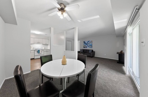 Edgemoor Apartment | Beautiful 2 bedroom in The Chateau