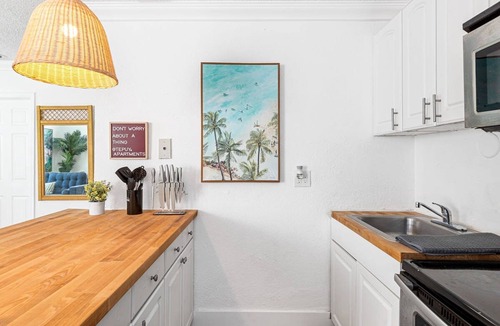 Sailboat Bend Apartment | Beautiful 2 BR Apartment - Bright and Spacious