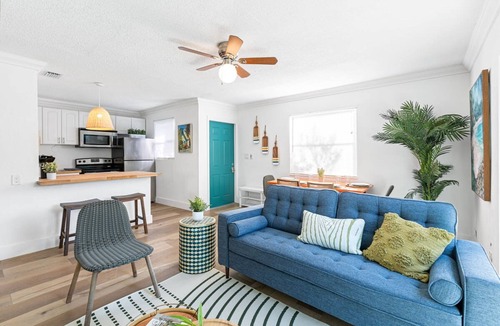 Sailboat Bend Apartment | Beautiful 2 BR Apartment - Bright and Spacious