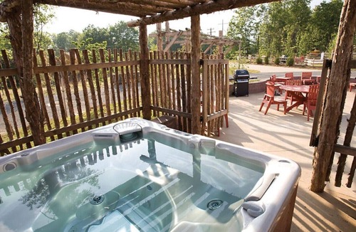 Gordonsville Condo | Beautiful 2BD condo in an equestrian themed resort with tons of activities for the family