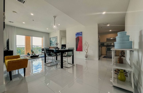 Coral Way Condo | Beautiful 2BE/2BA Renovated Apt in Coral Gables
