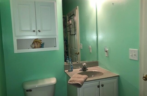 Wildwood Crest Condo | Beautiful 3 bedroom, 2 bath condo with pool in Wildwood Crest!