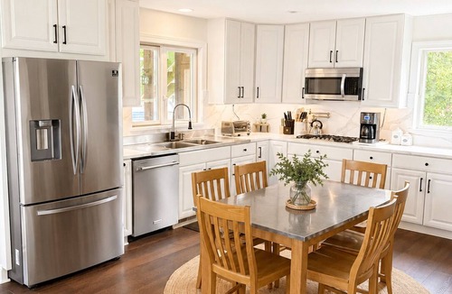Villas House | Beautiful 4 bdrm home, water-views, brand new Saltwater Pool, and Roof Deck!