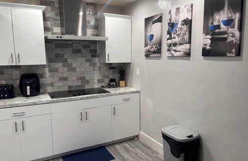 Miami Gardens House | Beautiful 4-bedroom house in Heart of Miami Gardens with POOL, AC and WiFi