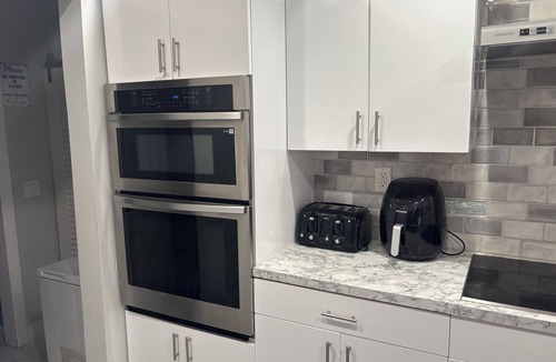 Miami Gardens House | Beautiful 4-bedroom house in Heart of Miami Gardens with POOL, AC and WiFi