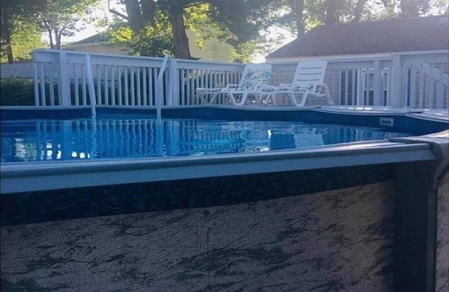 Villas House | Beautiful 4 bedroom cottage, pet friendly, close to Bay, with inground pool