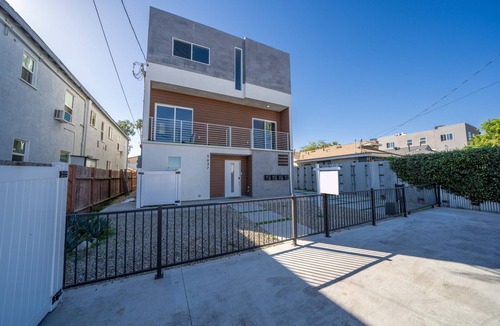 NoHo Arts District House | Beautiful 4 Bedrooms Townhome new construction NoHO! 10 min to universal studio