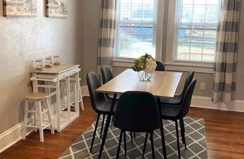 Bayview House | Beautiful 5Bdrm Beach Home w/added outdoor shower