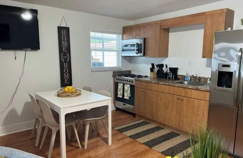 Hialeah House | Beautiful apartment close to the airport, the beach and recreation sites.