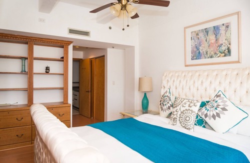 South Beach Apartment | Beautiful Apartment on Ocean drive with Beach Views!!