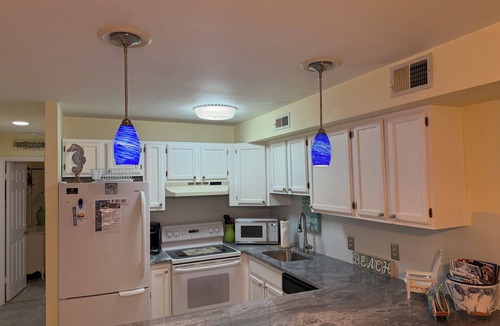 Midtown Ocean City Condo | Beautiful Bayside Condo - Perfect Sunsets and Short Walk to Beach - 56th Street