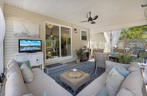 Villas House | Beautiful Bayside Getaway
