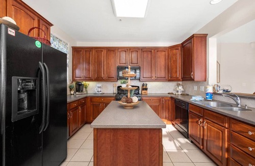 Bayside Apartment | Beautiful Bayside Landing!