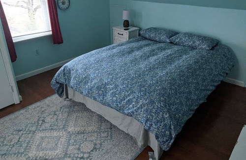 Newtonville House | Beautiful bright 2 Bedroom 2 Bathroom home centrally located in Colonie