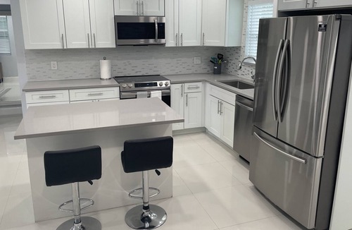 North Andrews Gardens House | Beautiful, charming home just mins from the beach