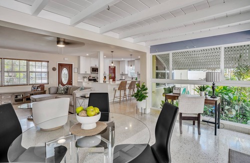 Poinsettia Heights House | Beautiful Comfy Home With Private Hot Tub Close To Beach by RedAwning