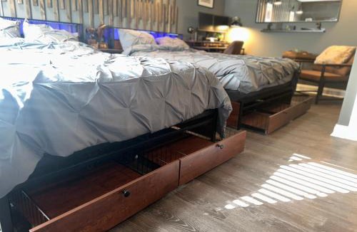 North End Apartment | Beautiful Condo Sleeps 4- Only 2 Blocks From Beach