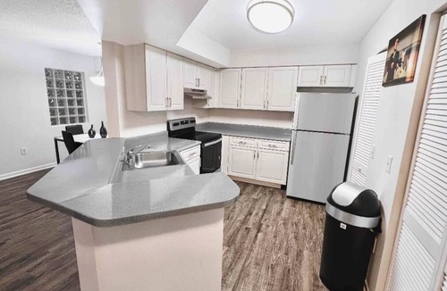 Pembroke Pines House | Beautiful Condo | Modern| Parking | Pool| Gym