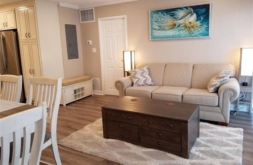 Rehoboth Beach Condo | Beautiful Condo & Great Ocean Block Location!