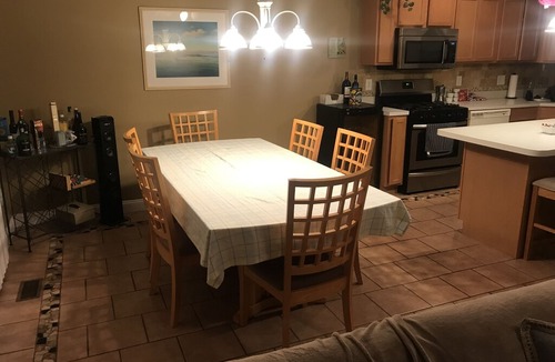 Wildwood Condo | Beautiful condo with balcony 3 blocks from beach