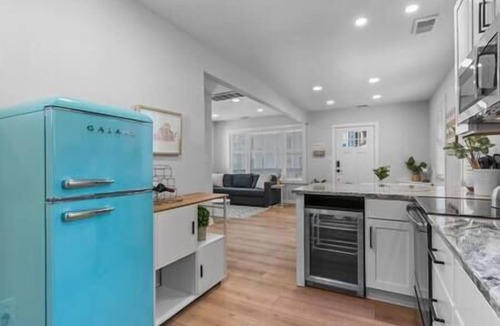East Ocean View House | Beautiful cottage a couple blocks from the beach