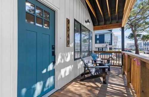 East Ocean View House | Beautiful cottage a couple blocks from the beach