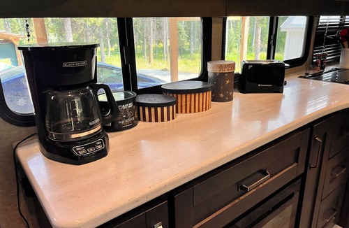 Kila House | Beautiful escape that sleeps 8. Close to many Lakes and Glacier National Park