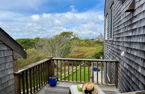 Madaket House | Beautiful four bedroom three bath home in the quiet sunset community of Madaket.