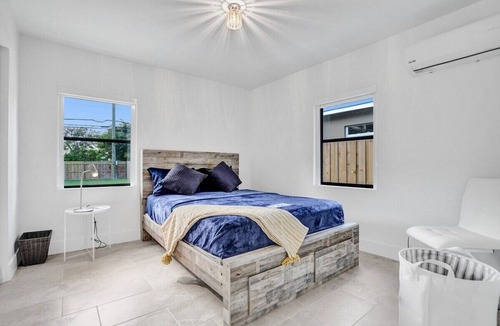 Middle River Terrace House | Beautiful Golden palace house, 2 bdrs