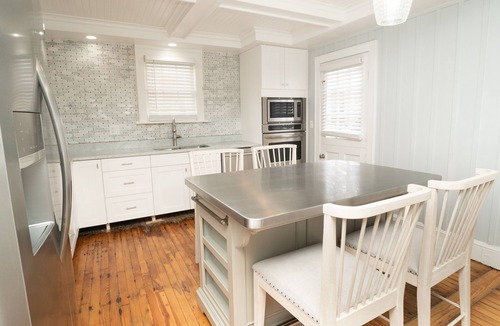 Northeast Virginia Beach House | BEAUTIFUL HOME; ADRQUATELY DEATILED ON THE INSIDE AND OUT. STEPS TO THE BEACH