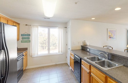 Sandbridge Condo | Beautiful home just 1 block from the beach w/shared pool, private washer/dryer