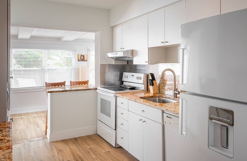 North Andrews Gardens House | Beautiful Home with Heated Pool close to Wilton Manors