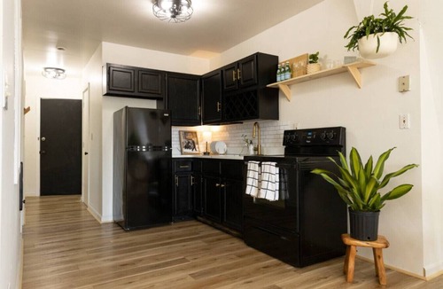 Newtonville Apartment | Beautiful, Light-Filled North Troy Loft
