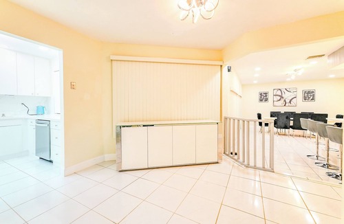 Fort Lauderdale House | Beautiful Luxury Waterfront Heated Pool Home in Fort Lauderdale