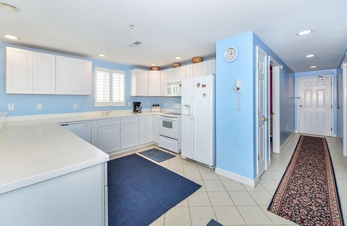 Midtown Ocean City Condo | Beautiful Luxury 3 Bedroom Condo with Free WiFi and an Outdoor Rooftop Pool Just Steps From the Beach!