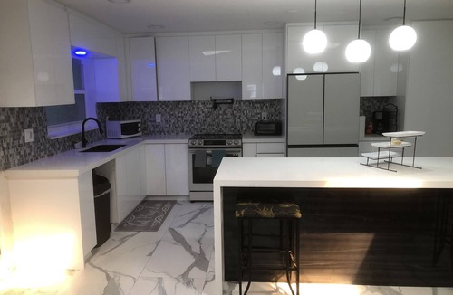Carol City House | Beautiful Modern Lifestyle Home