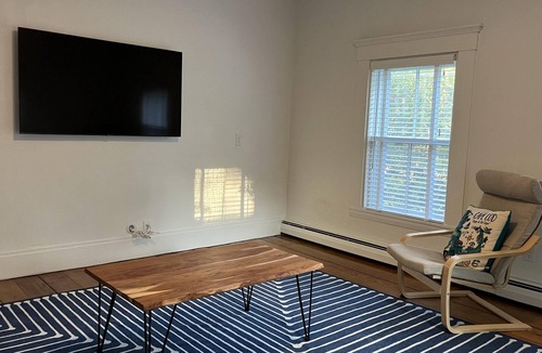 Yarmouth Port Apartment | Beautiful, newly updated apartment in an antique home on Historic 6 A