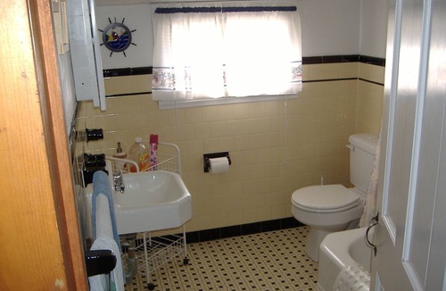 Centerville Cottage | Beautiful Ocean Cottage at Craigville Beach, Hyannis / Centerville,