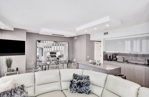 Hollywood South Central Beach Condo | Beautiful Ocean front Condo Hollywood